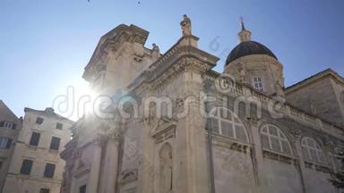 圣母玛利亚大教堂或杜<strong>布</strong>罗夫尼克大教堂，罗马天主教大教堂和主教教区所在地